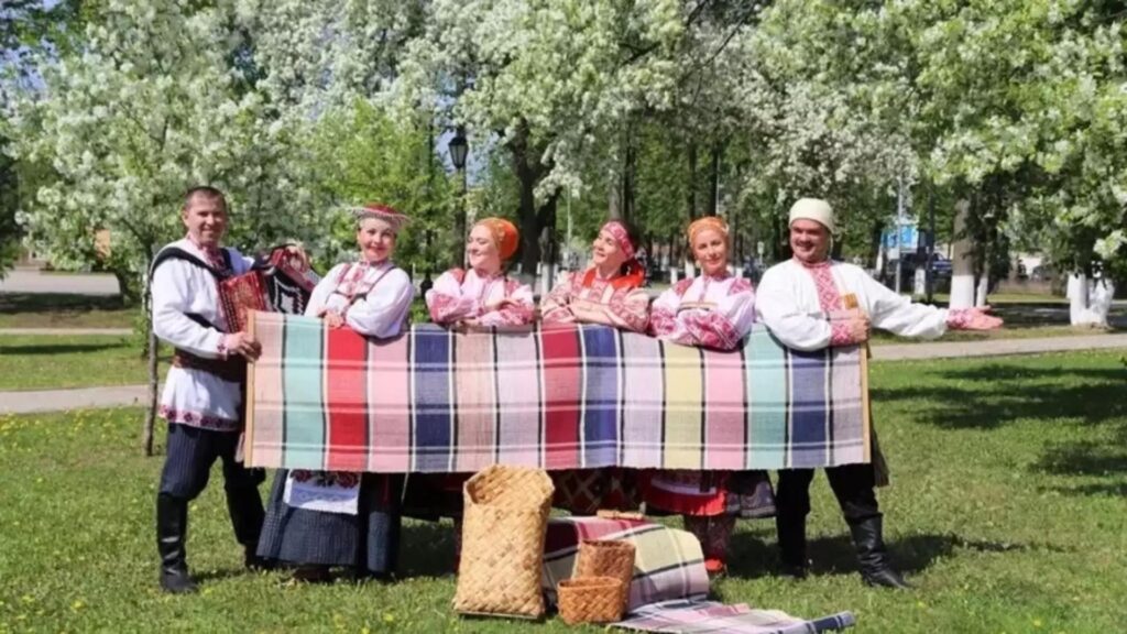 В Пермском крае обсудили выпуск галстуков с коми-пермяцким орнаментом к 100-летию округа