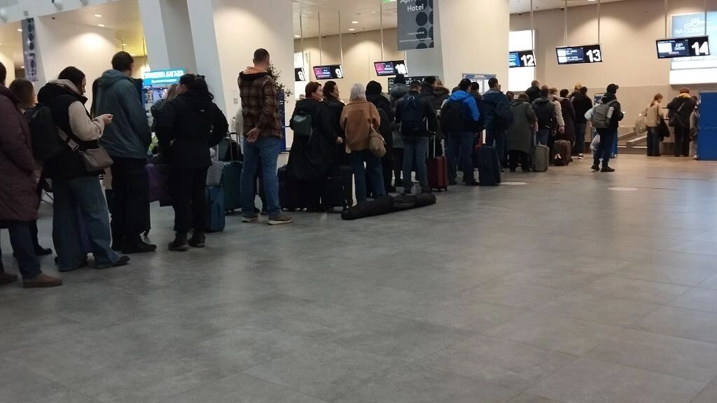 В пермском аэропорту сотрудница службы безопасности задержана за кражу пауэрбанка у пассажира