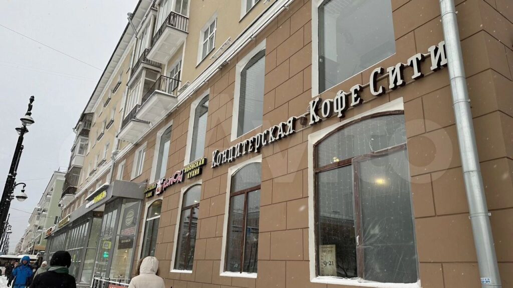В самом сердце города освободилось место легендарной «Кофе-сити» у «Башни смерти»: что ждет культовое помещение?