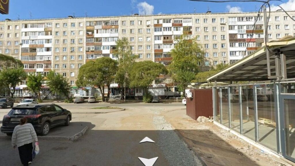 Внимание, водители Дзержинского района! На улице Пожарского вводится годовой запрет на парковку