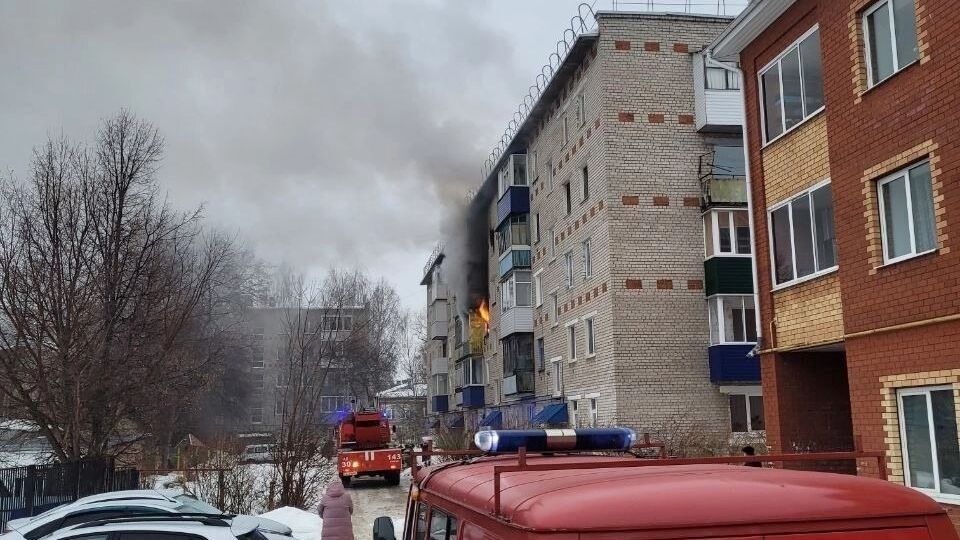 Пожар в Кунгуре: пострадали младенец, подростки и мужчина