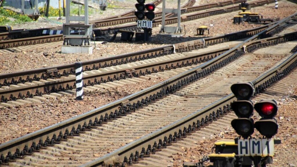 Трагедия на железной дороге в Прикамье: Беспечность стоила жизни человеку