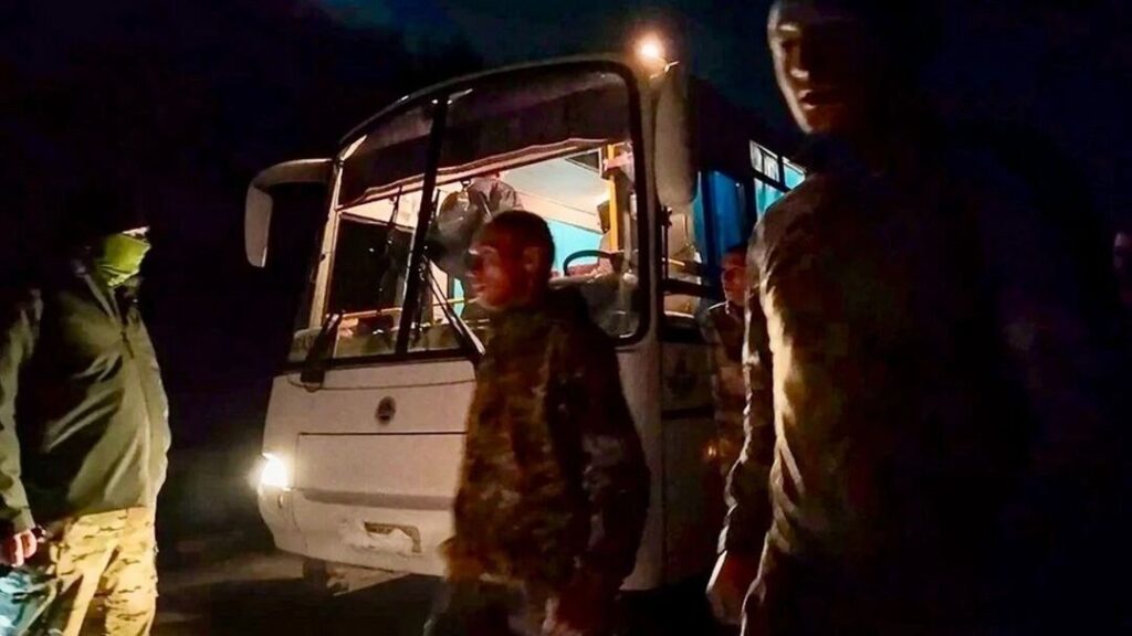 Долгожданное возвращение: четверо пермяков освобождены из украинского плена