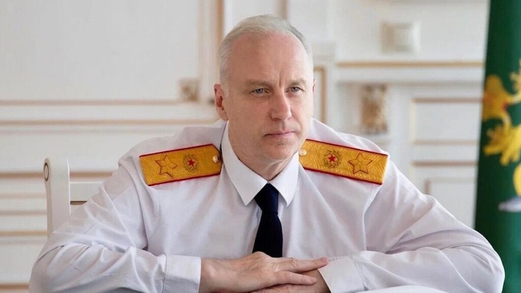 В Лысьве подросток серьезно пострадал из-за падения льдины с крыши: дело взял на контроль Бастрыкин