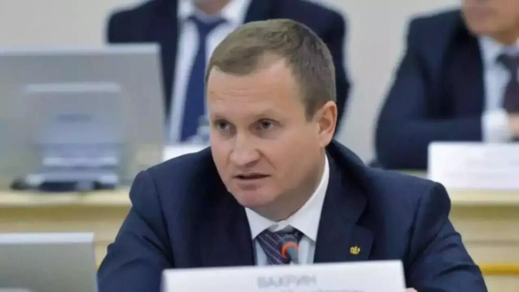 Расследование дела экс-чиновника Вахрина приостановлено в связи с его отправкой в зону СВО