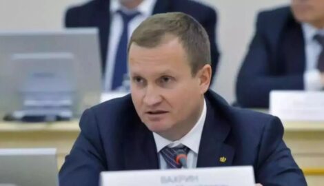 Расследование дела экс-чиновника Вахрина приостановлено в связи с его отправкой в зону СВО