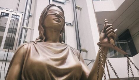Пермячка отстояла свои права: 200 тысяч рублей за перелом ноги на скользком тротуаре