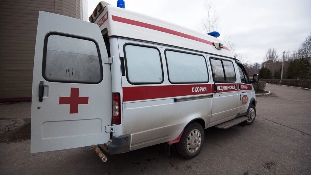 В Перми на остановке общественного транспорта обнаружено тело пожилого мужчины