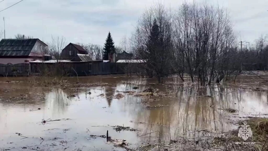 В Чусовом под водой оказались 60 участков после паводка