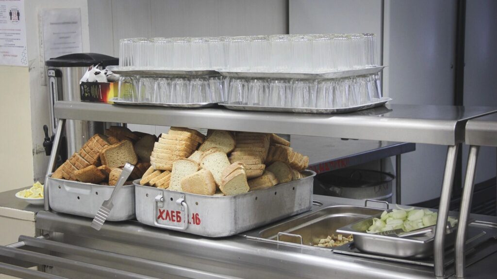 Дети под угрозой: в Пермском крае выявлены тонны подозрительных продуктов в летнем лагере