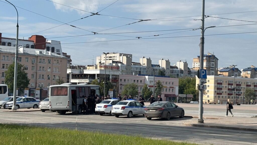 Антитеррористические Учения в Центре Перми: Спокойствие Горожан Обеспечено