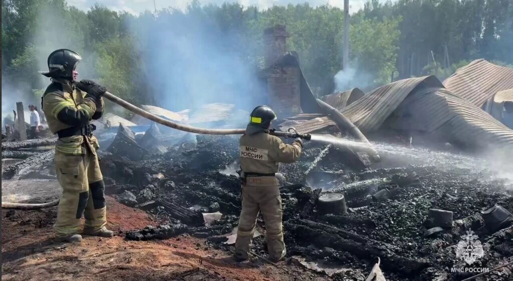 Прикамье: Оперативное вмешательство пожарных предотвратило крупный лесной пожар в Нытвенском округе