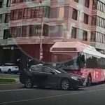 Серьезная авария в центре Перми: столкновение автобуса и легкового автомобиля вызвало утренние пробки